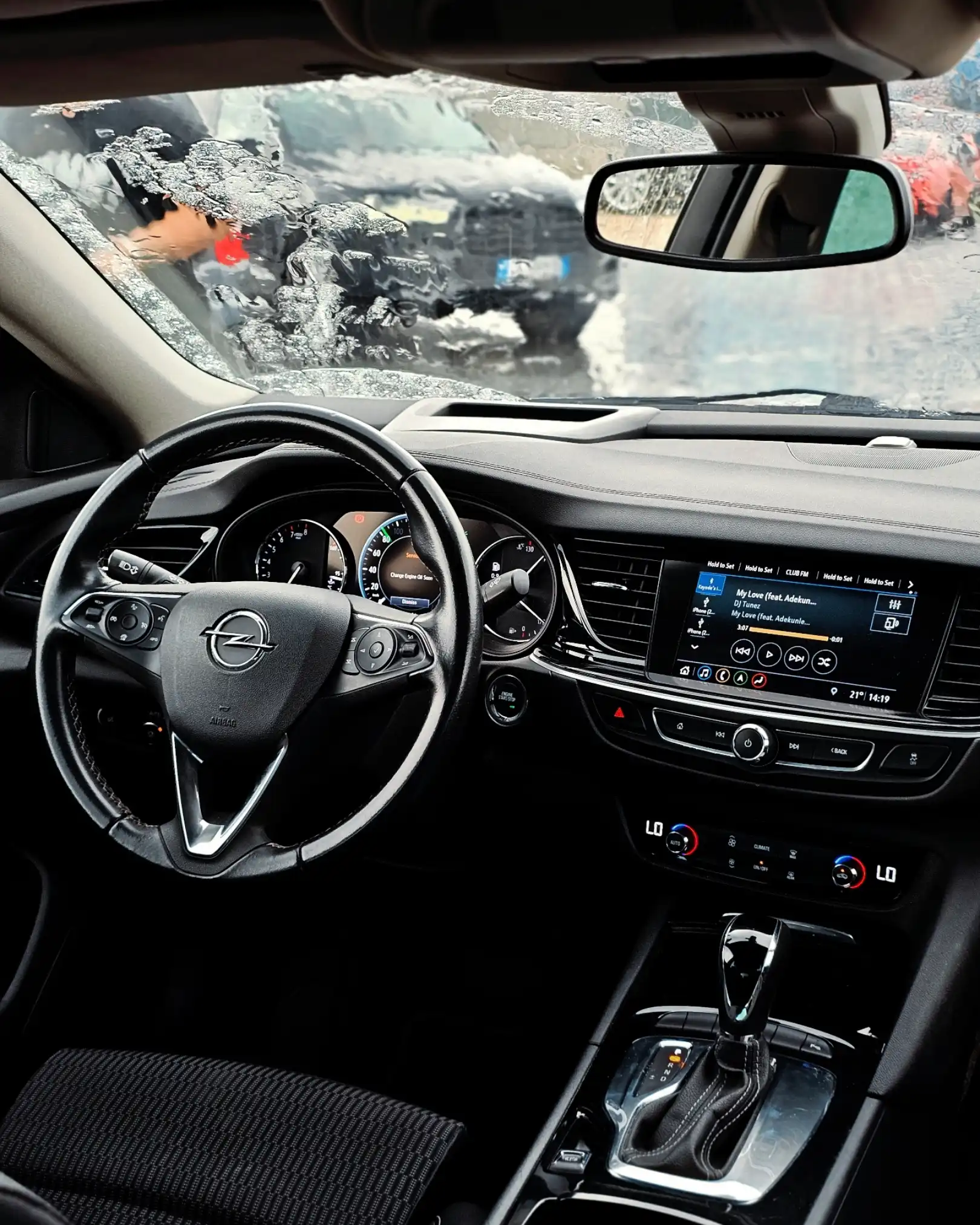 Opel Insignia Rent in AL